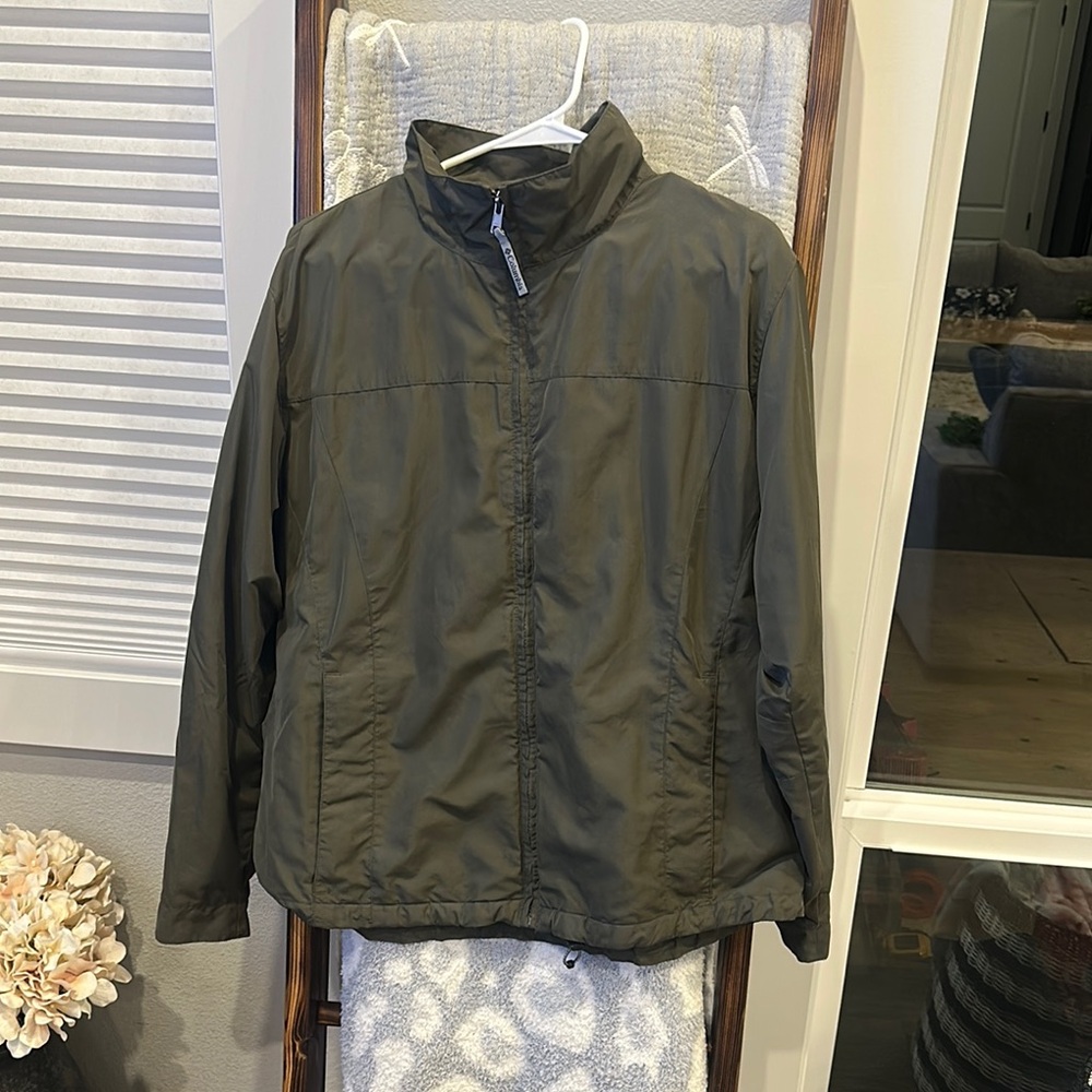 Columbia Olive Green Windbreaker Jacket